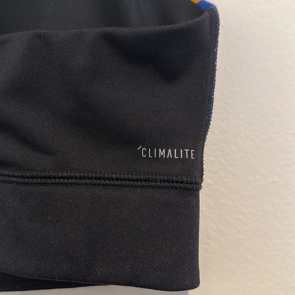 Adidas sports bra no pads. Lightly worn - Picture 3 of 5